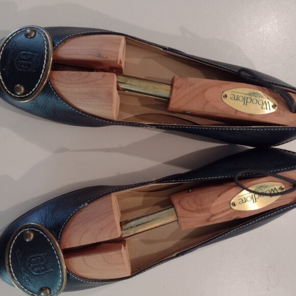 Blue Talbots leather shoes. - Picture 2 of 5